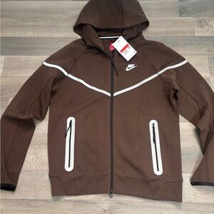 Nike Men's Brown Performance Jacket with White Accents